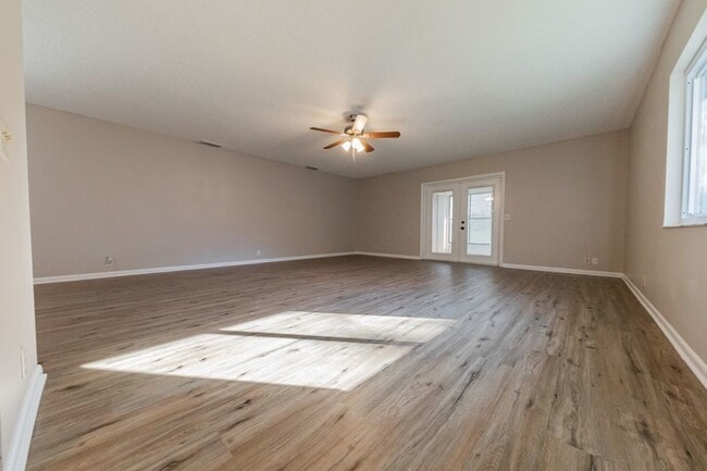 Foto del edificio - 673 Augusta Rd