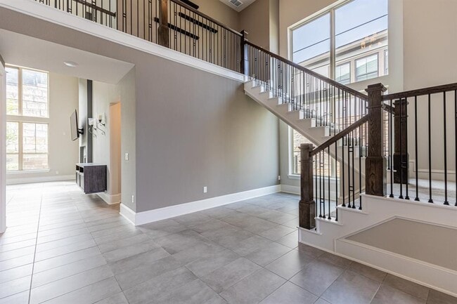 Building Photo - 499 Anfield Cir