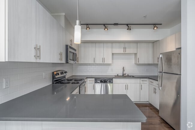 1BR, 1BA - 715SF - Kitchen - Greenwood Place Apartments