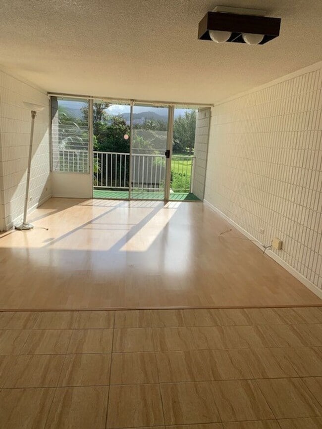 Building Photo - Three Regents Condo - 3 bedrooms, 2 bath, ...