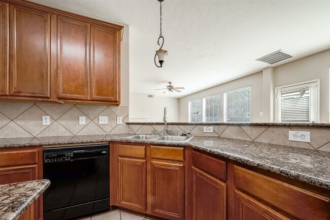 Foto del edificio - 2118 Long Trail Path Ct