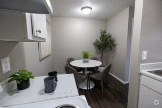 Building Photo - WILLOW GLEN