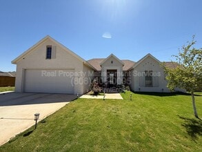Building Photo - 5014 Quincy Ave