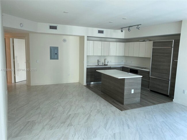 Building Photo - 1100 S Miami Ave