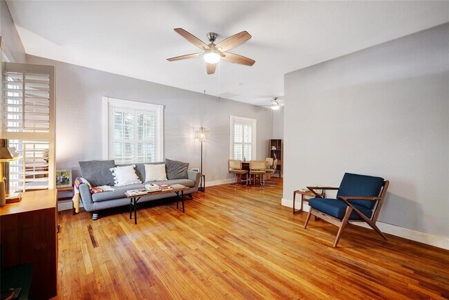 Foto del edificio - 406 Kenniston Dr