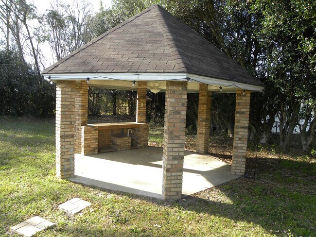 Foto del edificio - *****PRICE REDUCTION******AVAILABLE NOW*** Country Setting No HOA