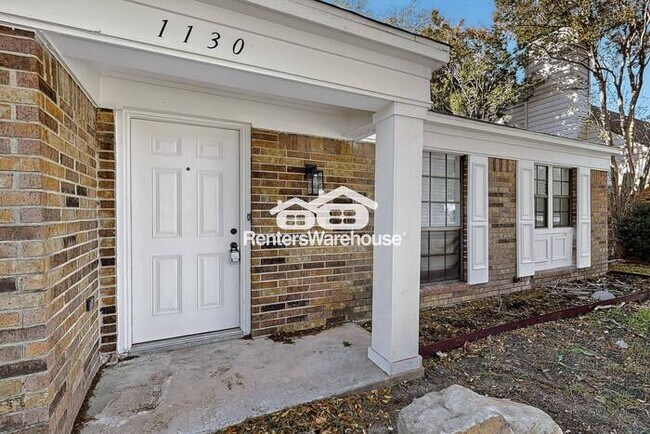 Building Photo - Garland Home Completely Refreshed MOVE IN Ready