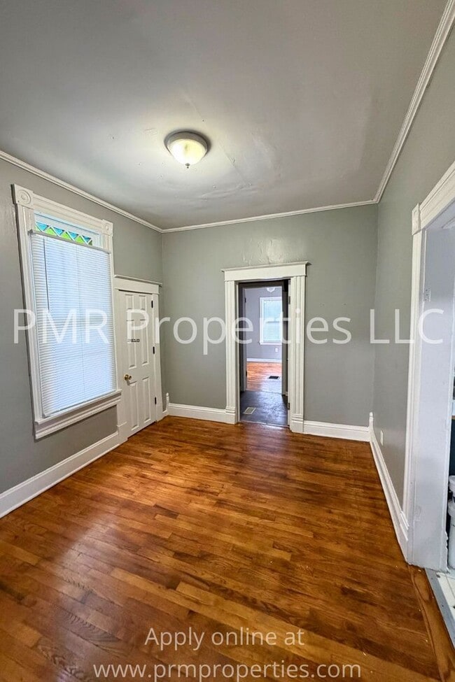 Building Photo - 2 Bedroom/ 1 Bathroom House