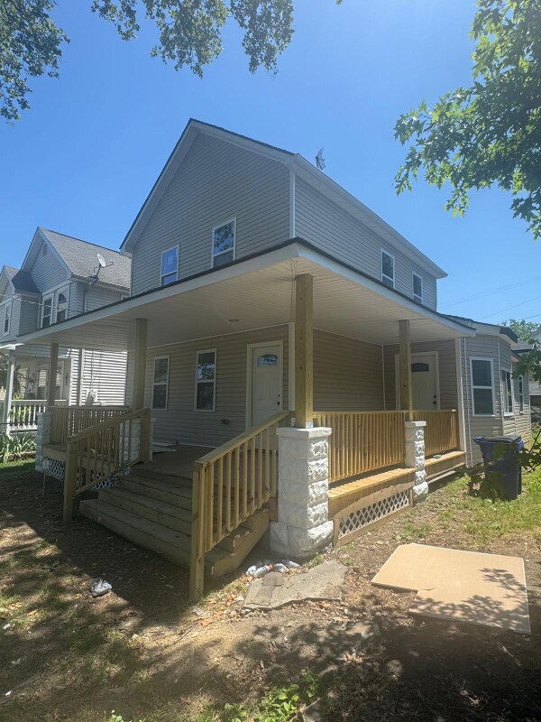 Building Photo - 6211 Lawn Ave