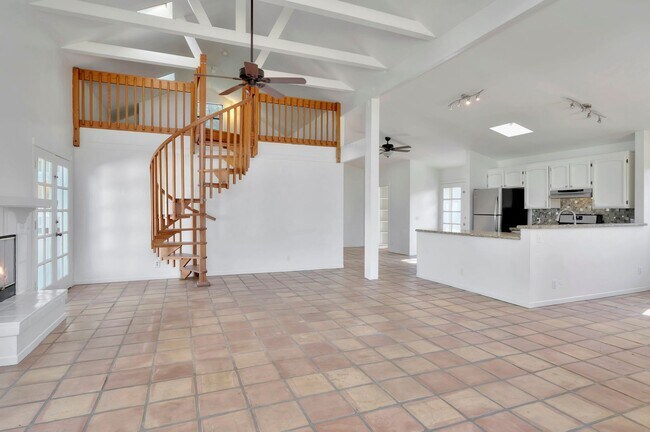 Building Photo - One-of-a-Kind Home in Fallbrook
