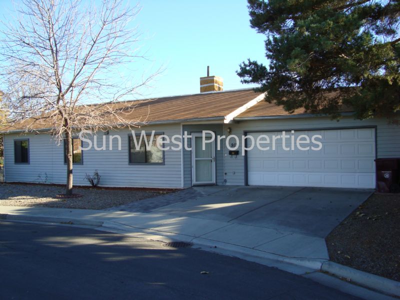 912 N Hallett Cir, Farmington, NM 87401 House for Rent in Farmington