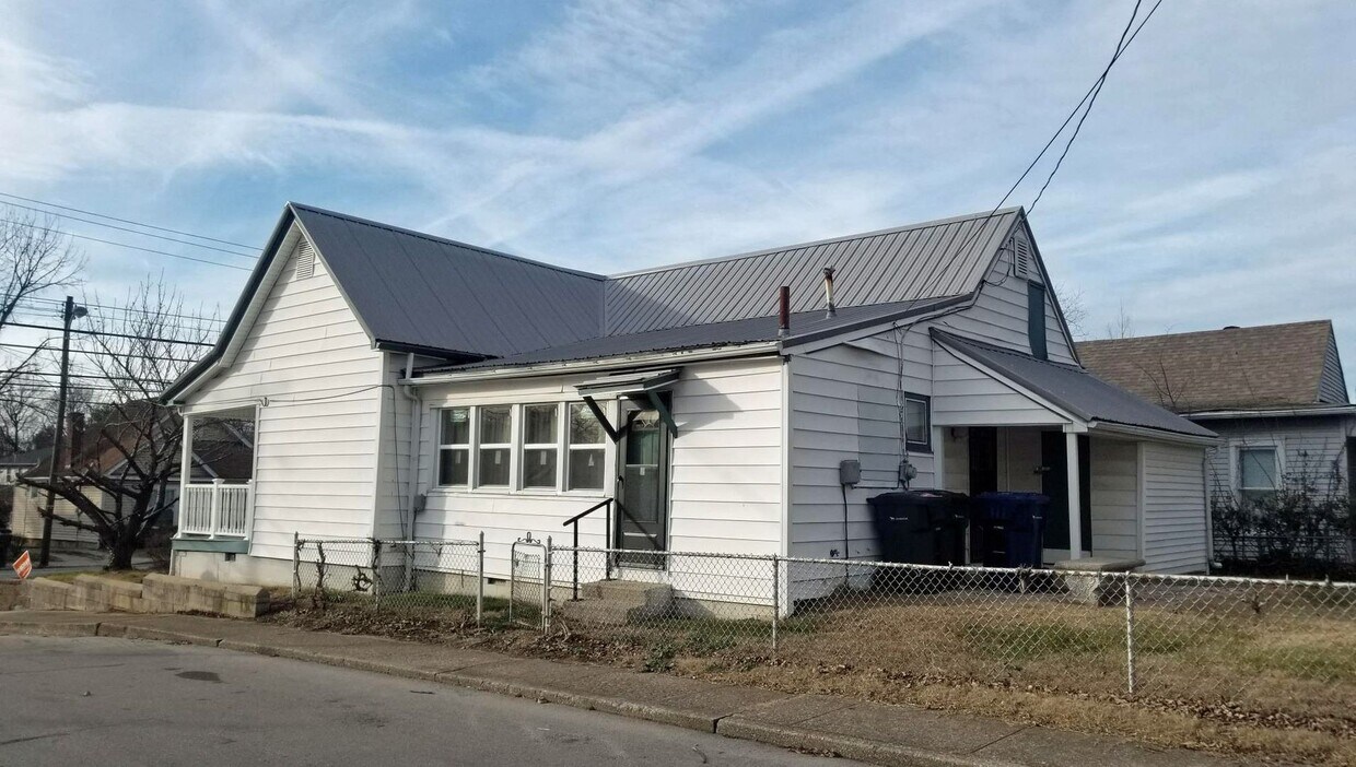 Primary Photo - COMING SOON! Historic 2 BR House! Bonus Ro...