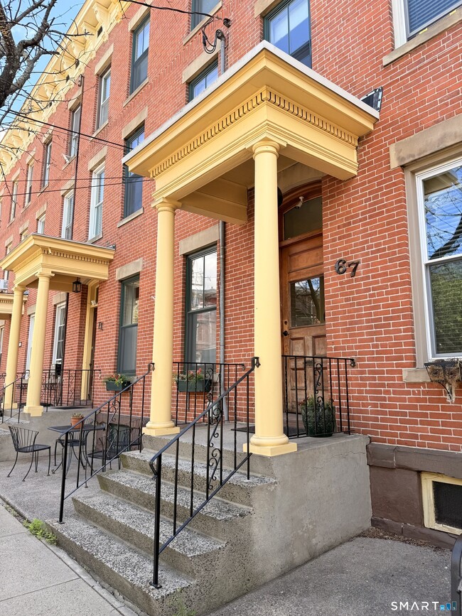 Building Photo - 67 Warren St