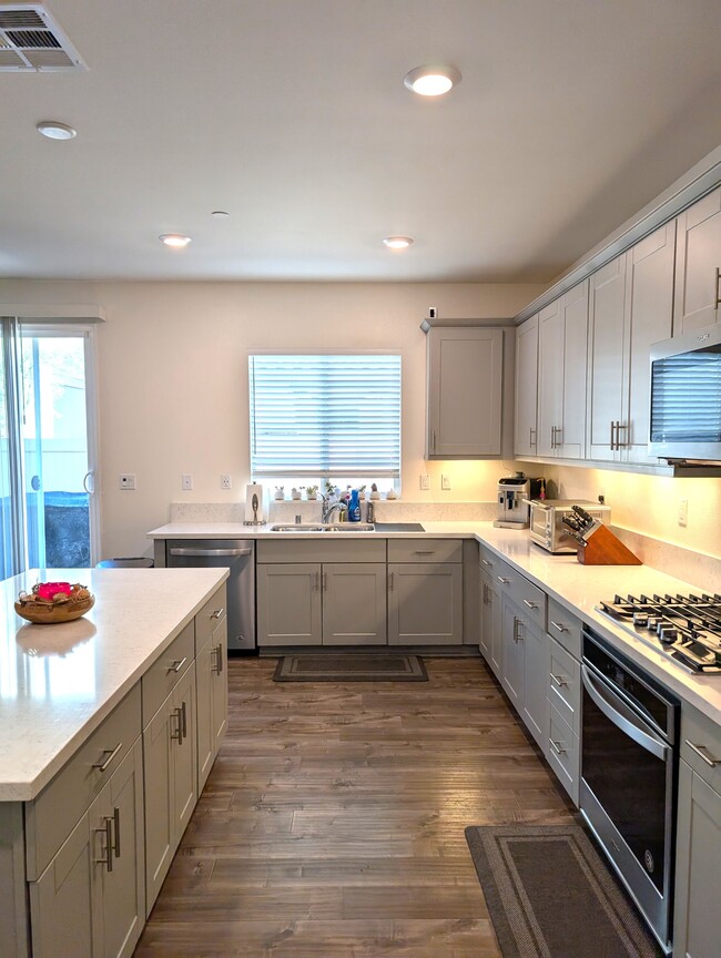 Building Photo - 17106 Zion Dr