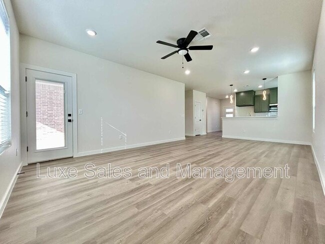 Building Photo - 16305 Villa Valeria Way