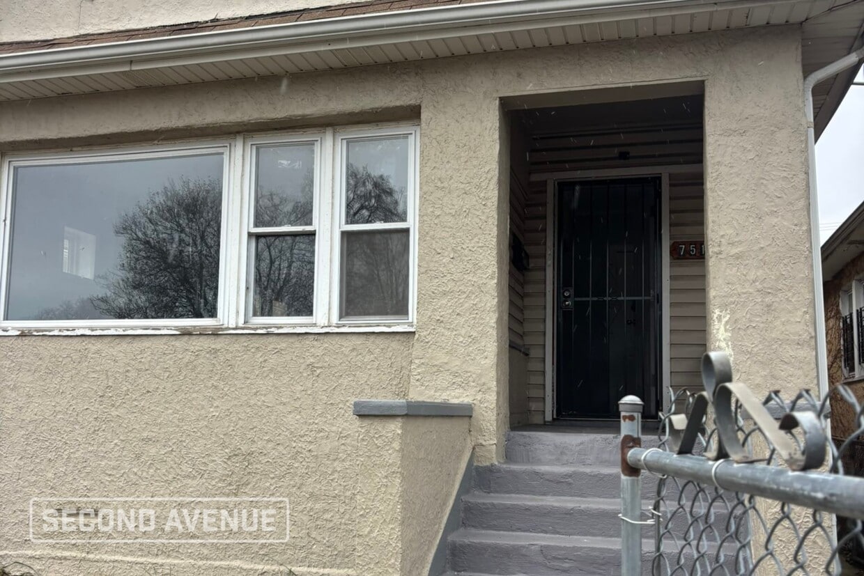 Foto principal - 7518 S Merrill Ave