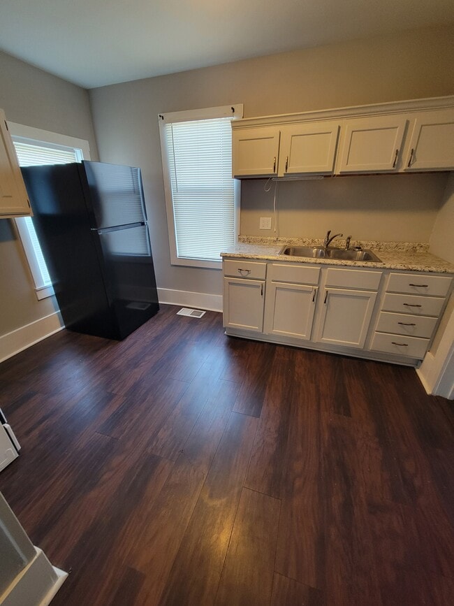 Foto del edificio - 1434 E Naomi St