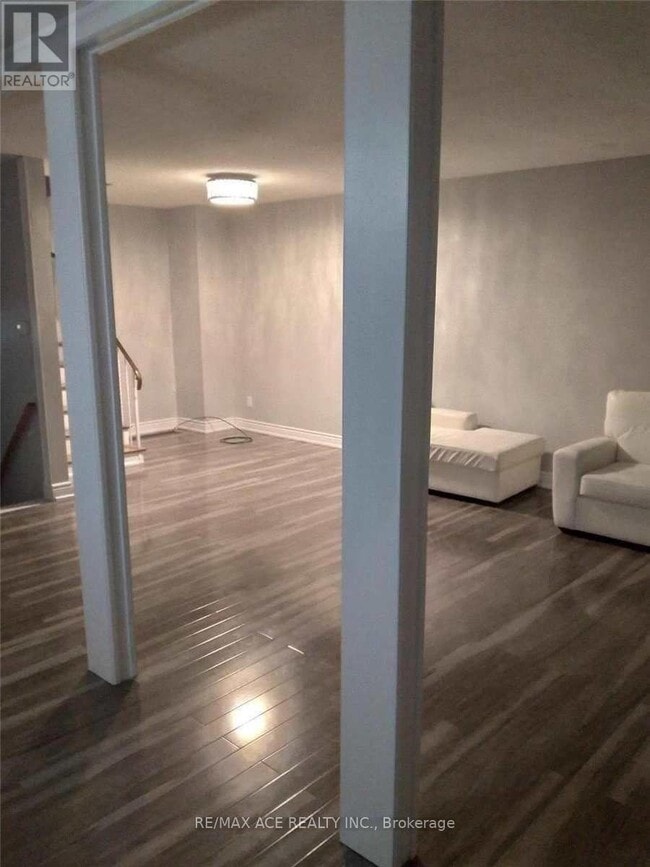 Building Photo - 7022 Chigwel Ct