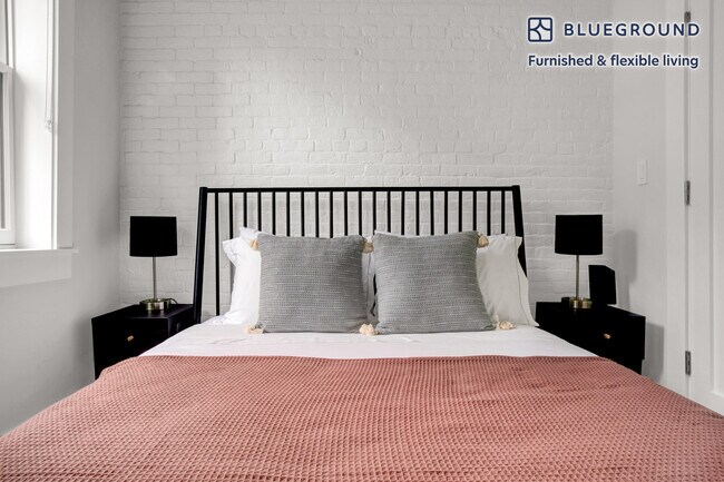 Foto del edificio - 461 Massachusetts Ave