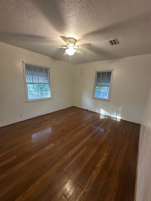 Foto del edificio - 3741 Brantley Ave