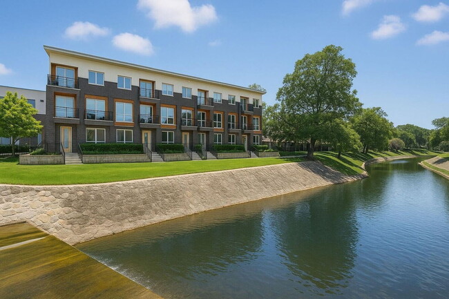 Photo - 2620 Valley View Ln Townhome