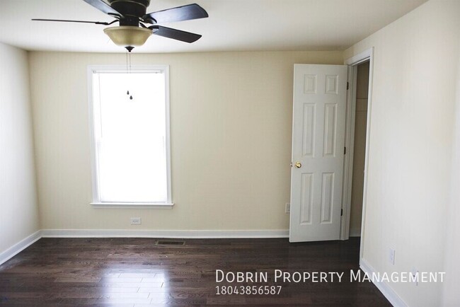 Building Photo - Spacious, RENOVATED 4BD: Close to VCU, the...