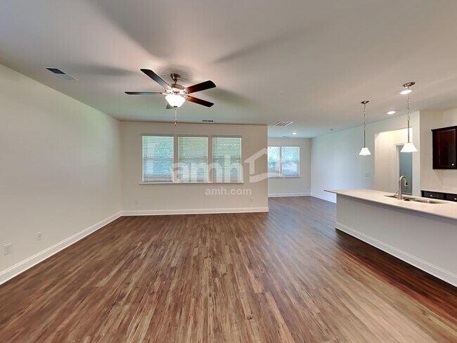 Building Photo - 542 Rivermist Dr