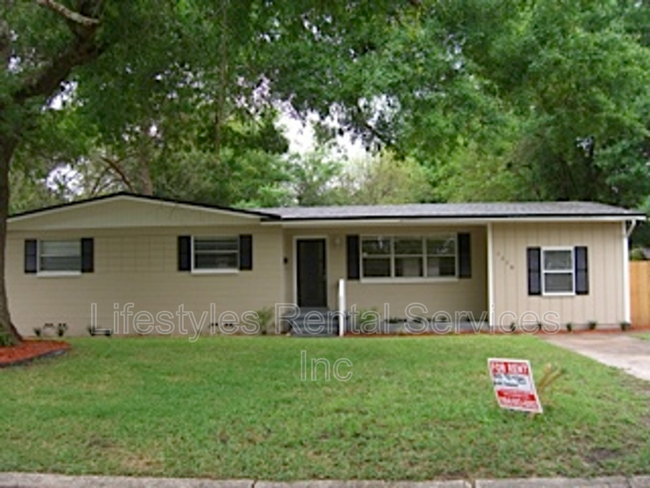 Foto del edificio - 3228 Cathedral Ln