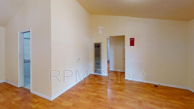 Foto del edificio - 2071 Sunshine Dr