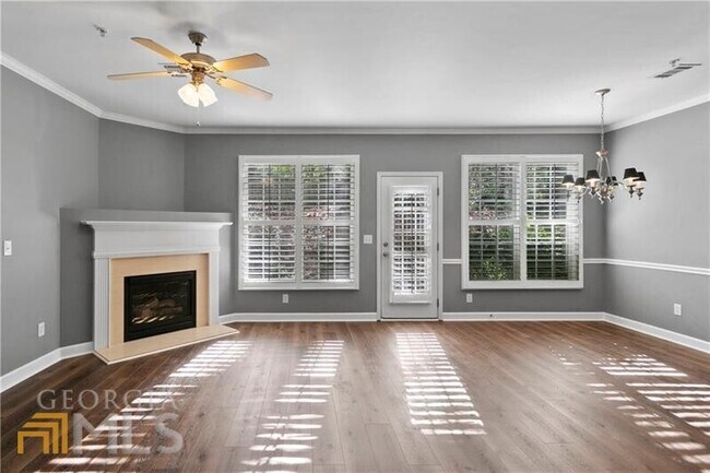 Foto del edificio - 702 Surrey Park Pl SE