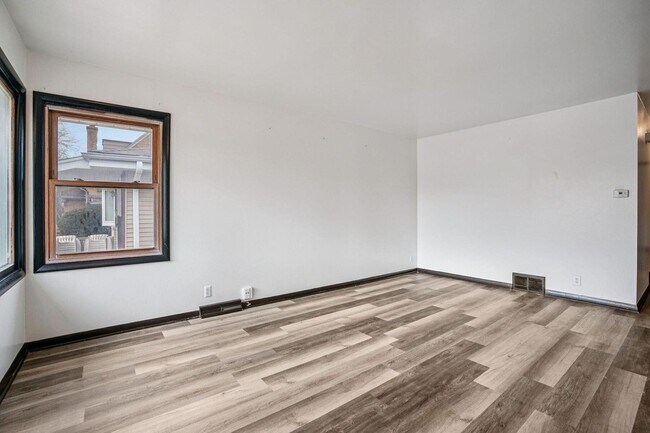 Building Photo - 8610 W Potomac Ave