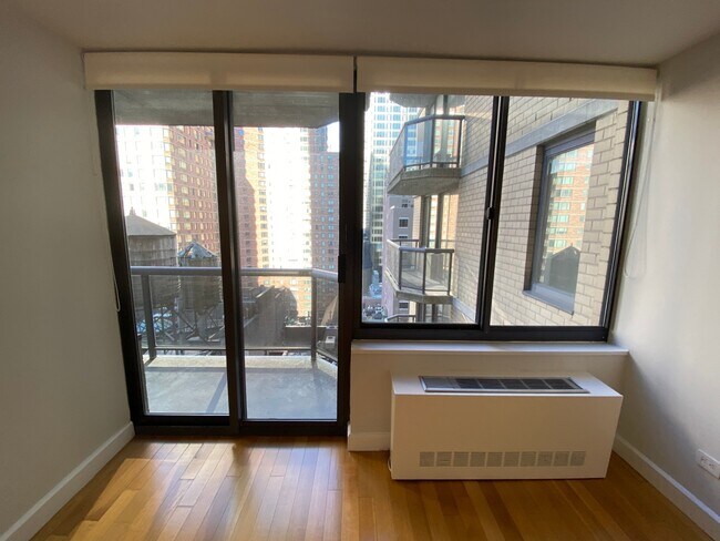 Foto del edificio - 235 W 48th St