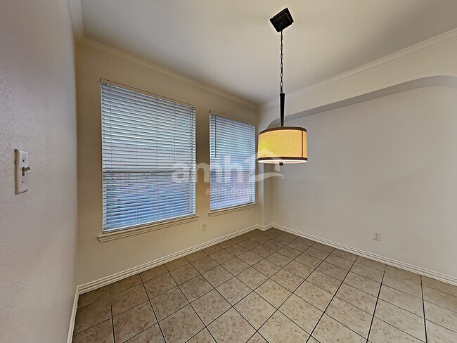 Foto del edificio - 5805 Kiger Dr