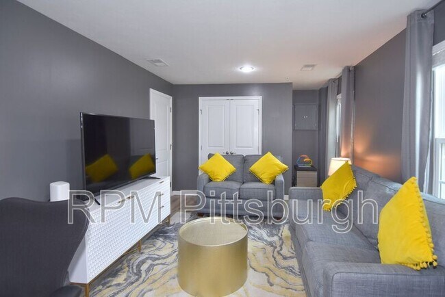 Foto del edificio - 1726 St Johns Ln