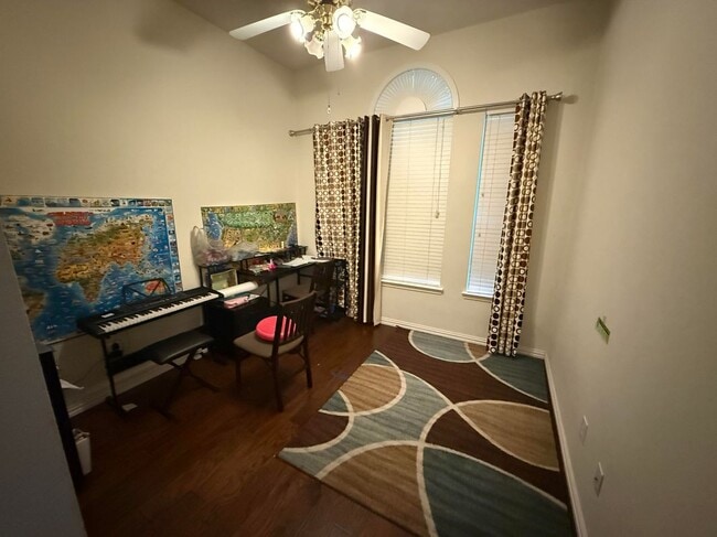 Building Photo - 1619 Mineral Springs Dr