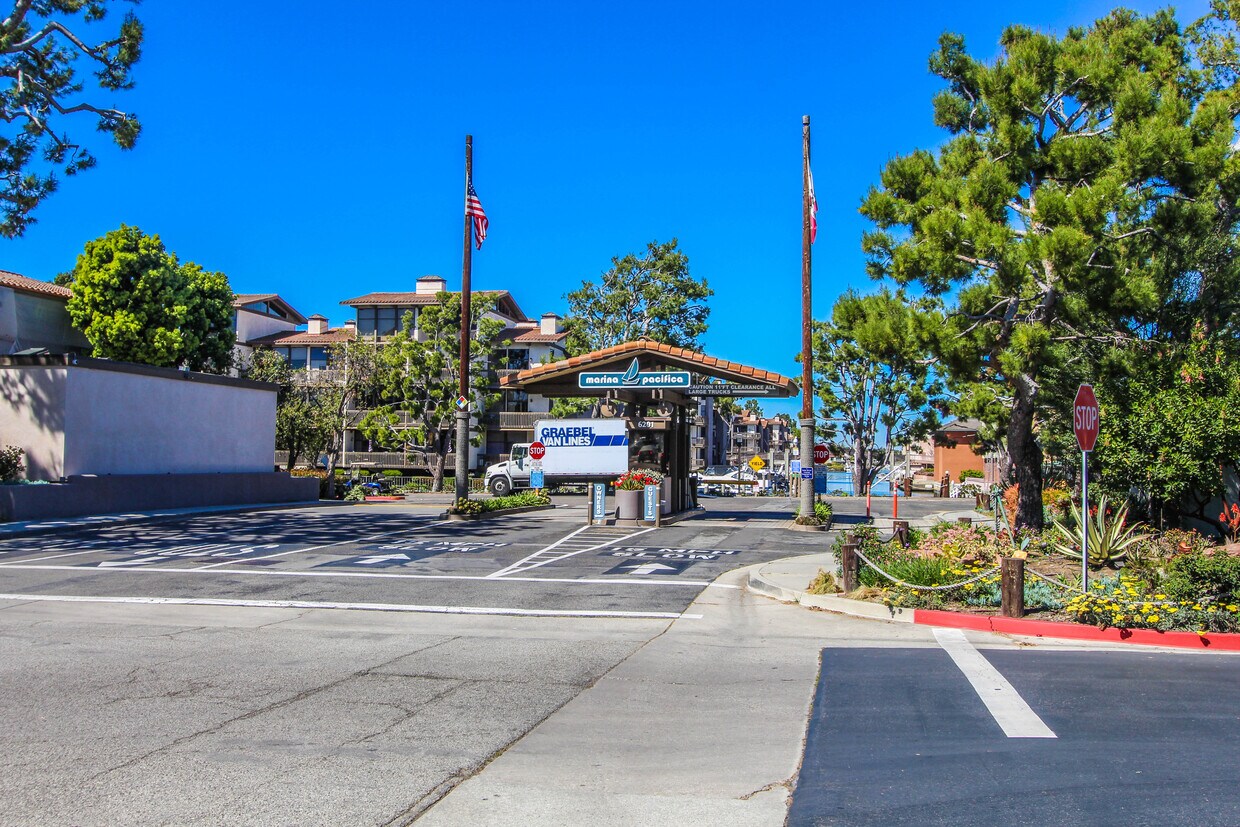 7217 Marina Pacifica Dr N, Long Beach, CA 90803 Townhome Rentals in