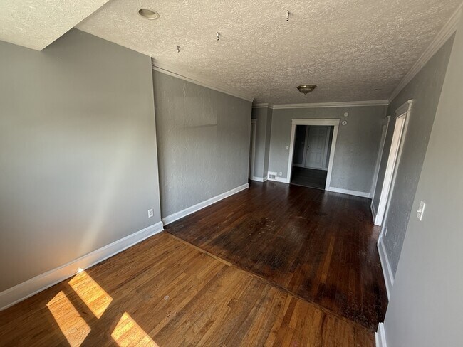 Foto del edificio - 3550 Seymour Ave