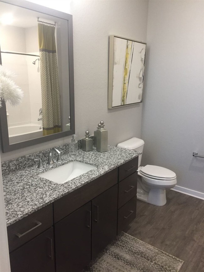 Foto del edificio - 1 br, 1 bath  - 14073 Boggy Creek Rd