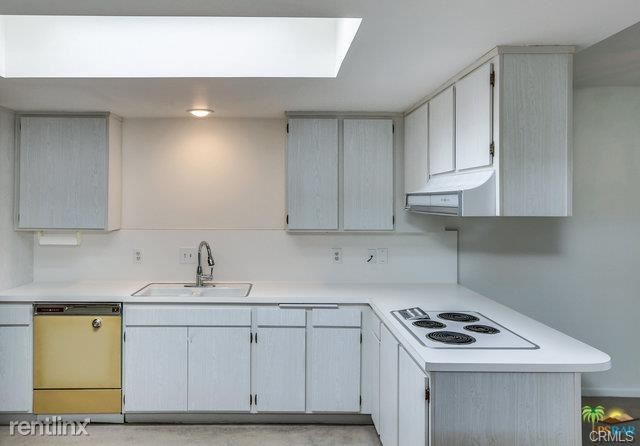 Foto del edificio - 2466 S Madrona Dr