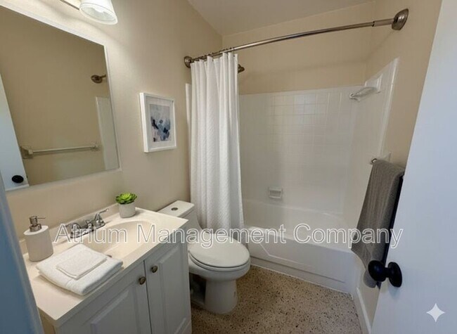 Foto del edificio - 615 Lakeview St