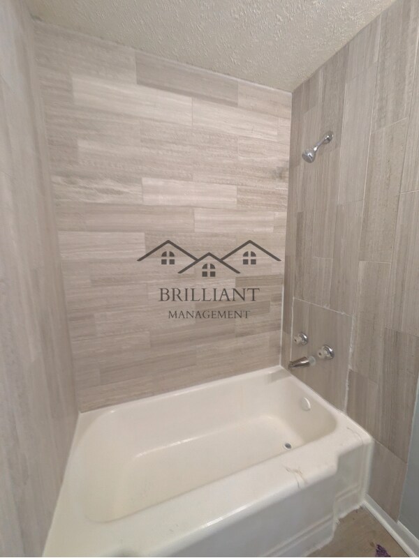 Foto del edificio - 2255 N Graham Ave