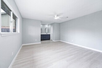 Building Photo - 3610 Brier Gardens Dr