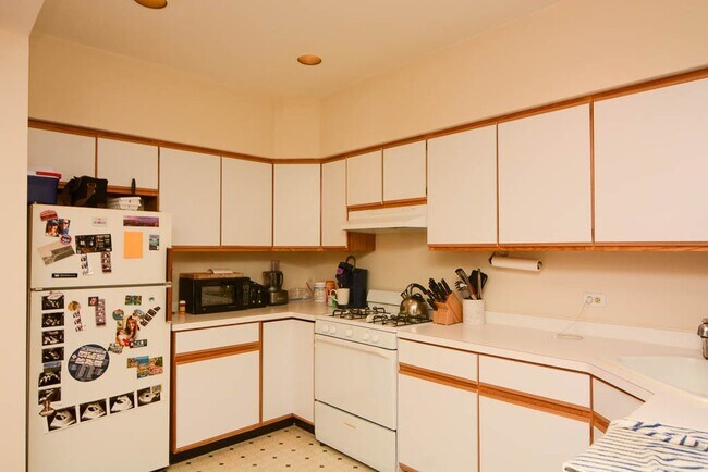 Foto del edificio - 1343 W Roscoe St