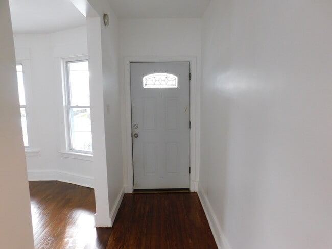 Building Photo - 768 Norman St