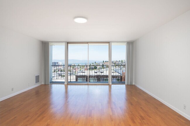 Building Photo - 655 Kansas St