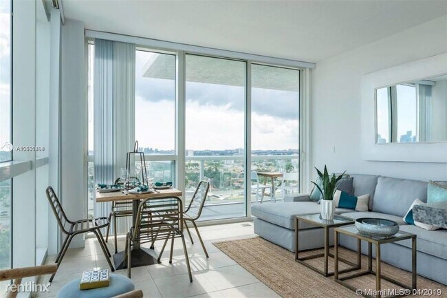 Foto del edificio - 2 br, 2 bath Apartment - 1951 NW N River Dr