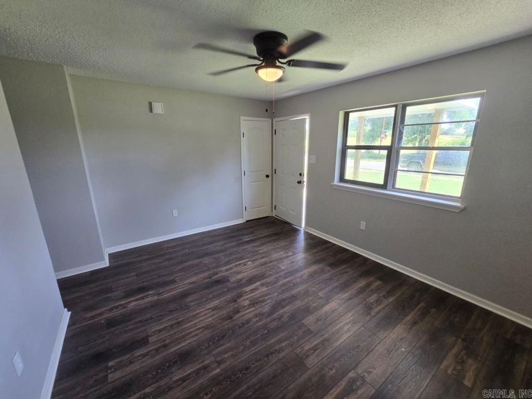 Foto del edificio - 6500 Medford Ln