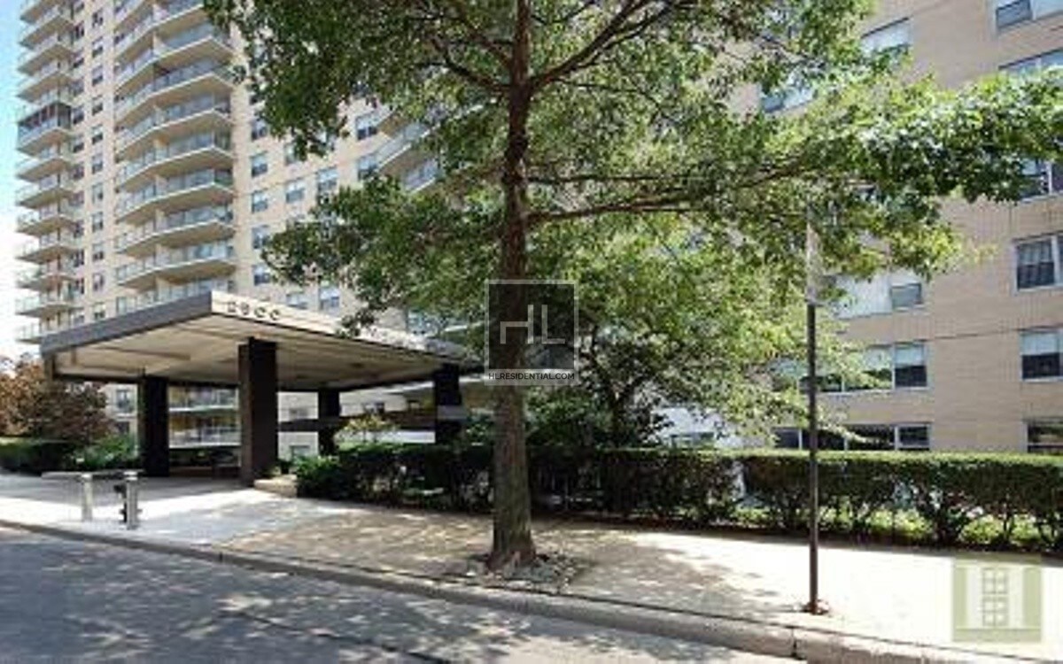 Foto principal - 2500 Johnson Ave