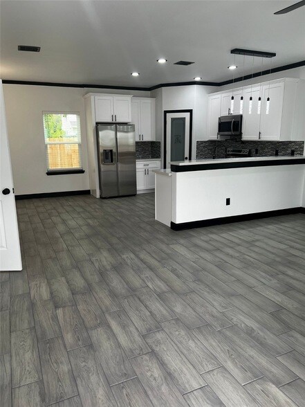 Foto del edificio - 4737 Reed Rd