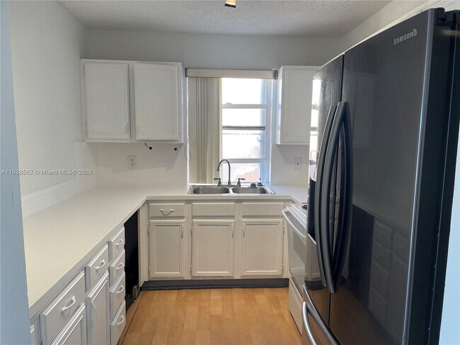 Building Photo - 11950 SW 271st Terrace